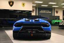 Lamborghini Huracan V10 LP 640-4 Performante