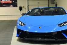 Lamborghini Huracan V10 LP 640-4 Performante