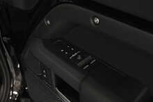 Land Rover Defender 110 D300 MHEV X-Dynamic HSE