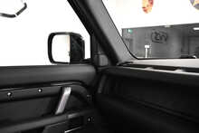 Land Rover Defender 110 D300 MHEV X-Dynamic HSE