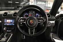 Porsche 718 Boxster T S