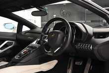 Lamborghini Aventador V12 LP 700-4