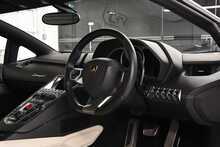 Lamborghini Aventador V12 LP 700-4