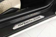 Lamborghini Aventador V12 LP 700-4