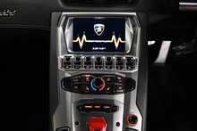 Lamborghini Aventador V12 LP 700-4