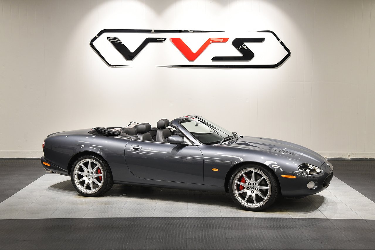 2004 Jaguar XKR