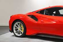 Ferrari 488 Pista T V8