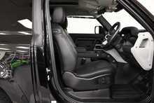 Land Rover Defender 90 D200 MHEV SE