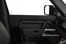 Land Rover Defender 90 D200 MHEV SE
