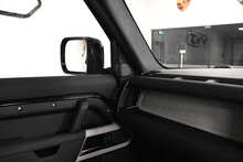 Land Rover Defender 90 D200 MHEV SE