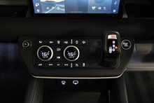 Land Rover Defender 90 D200 MHEV SE