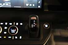 Land Rover Defender 90 D200 MHEV SE