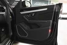 Lamborghini Urus V8