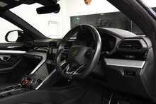 Lamborghini Urus V8