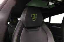 Lamborghini Urus V8