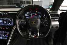 Lamborghini Urus V8