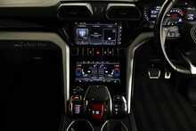 Lamborghini Urus V8