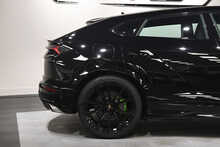 Lamborghini Urus V8