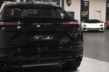 Lamborghini Urus V8