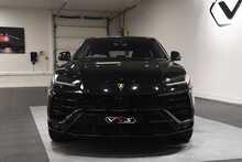 Lamborghini Urus V8