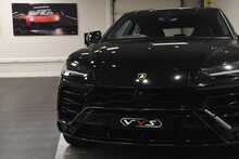Lamborghini Urus V8