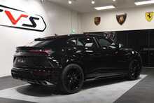 Lamborghini Urus V8
