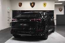 Lamborghini Urus V8
