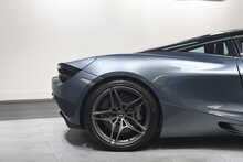 McLaren 720S T V8