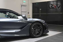 McLaren 720S T V8