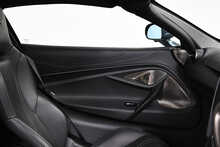 McLaren 720S T V8
