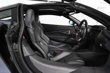 McLaren 720S T V8