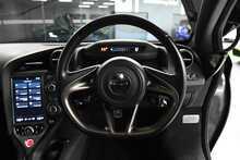 McLaren 720S T V8