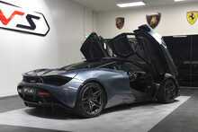 McLaren 720S T V8