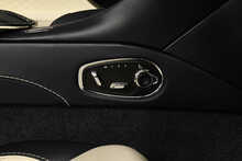 Aston Martin DBS V12 BiTurbo Superleggera