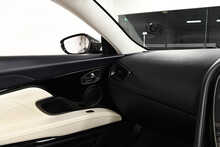 Aston Martin DBS V12 BiTurbo Superleggera