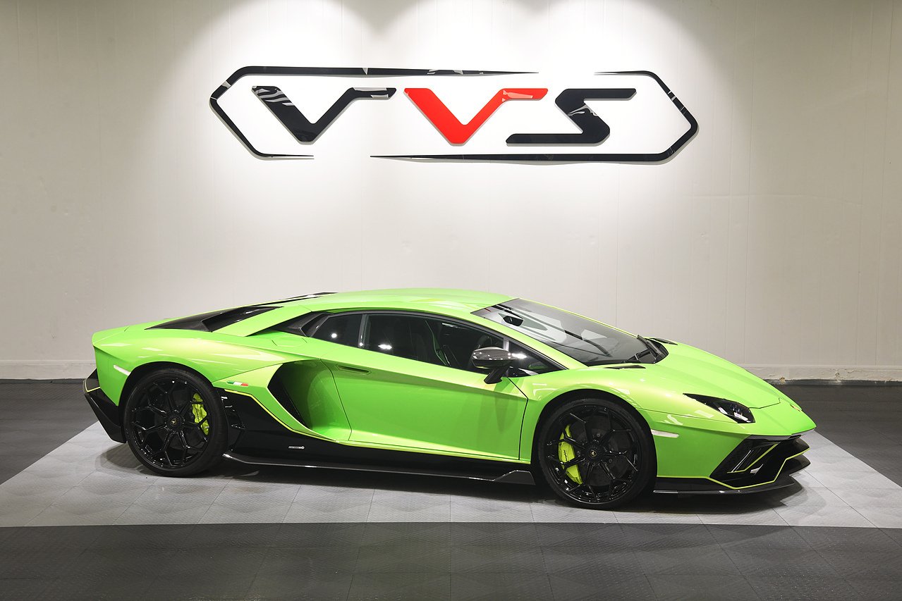 2022 Lamborghini Aventador