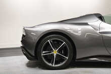 Ferrari 296 GTS T V6