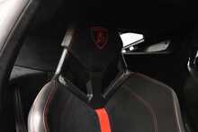 Lamborghini Huracan V10 LP 640-4 Performante
