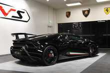Lamborghini Huracan V10 LP 640-4 Performante