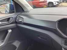 Volkswagen T-Cross TSI SE - U42651