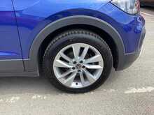 Volkswagen T-Cross TSI SE - U42651