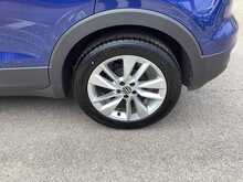 Volkswagen T-Cross TSI SE - U42651