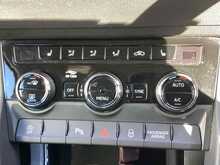 Skoda Karoq TSI SE L - U43253