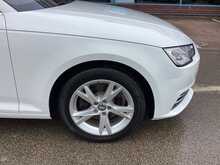 Audi A4 TFSI Sport - U43749
