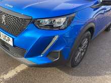 Peugeot 2008 PureTech Active Premium + - U43784