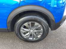 Peugeot 2008 PureTech Active Premium + - U43784