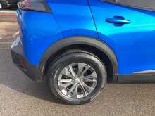 Peugeot 2008 PureTech Active Premium + - U43784