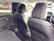 Peugeot 2008 PureTech Active Premium + - U43784