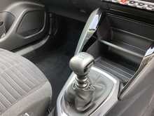 Peugeot 2008 PureTech Active Premium + - U43784