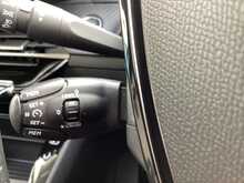 Peugeot 2008 PureTech Active Premium + - U43784